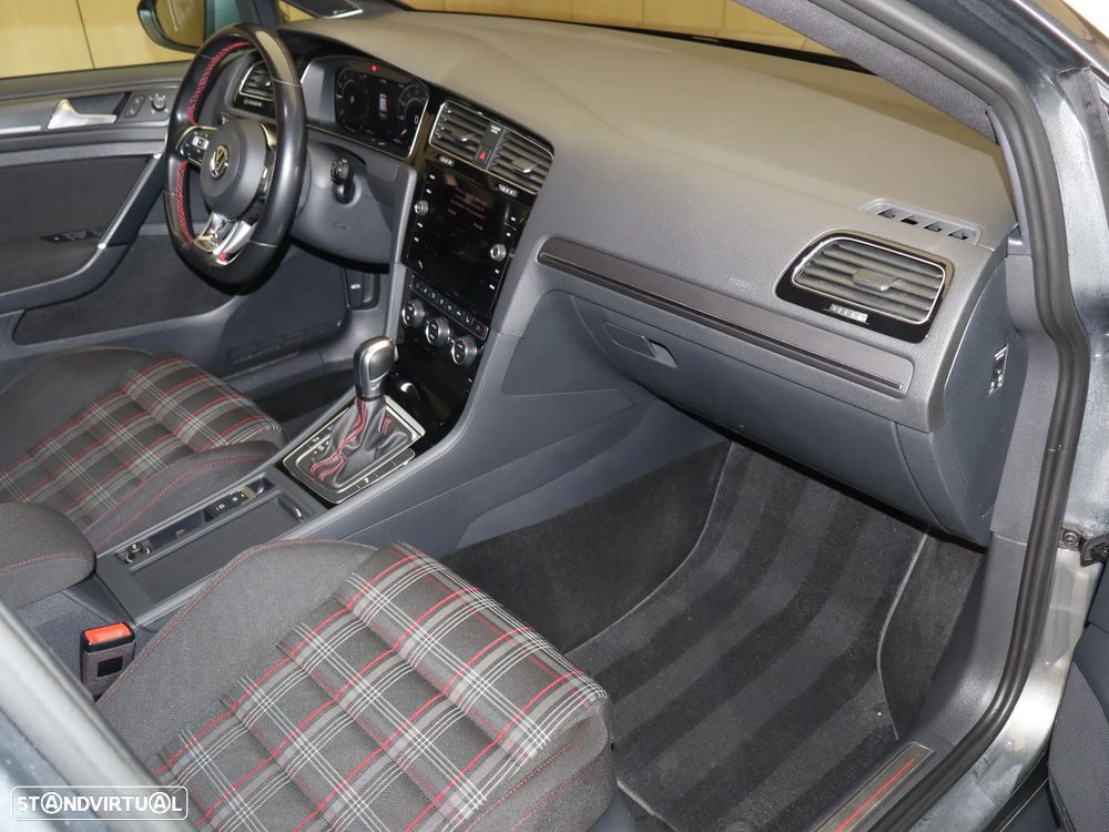 VW Golf 2.0 TSI GTI DSG Performance - 16