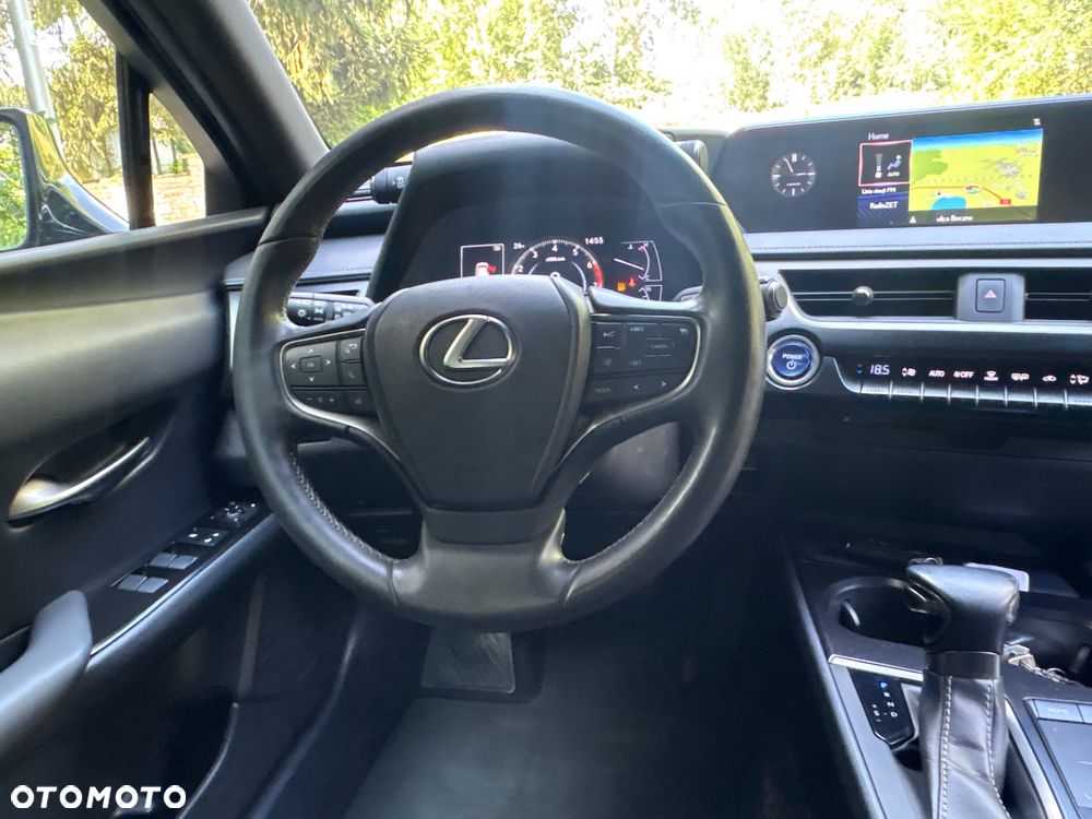 Lexus UX - 29