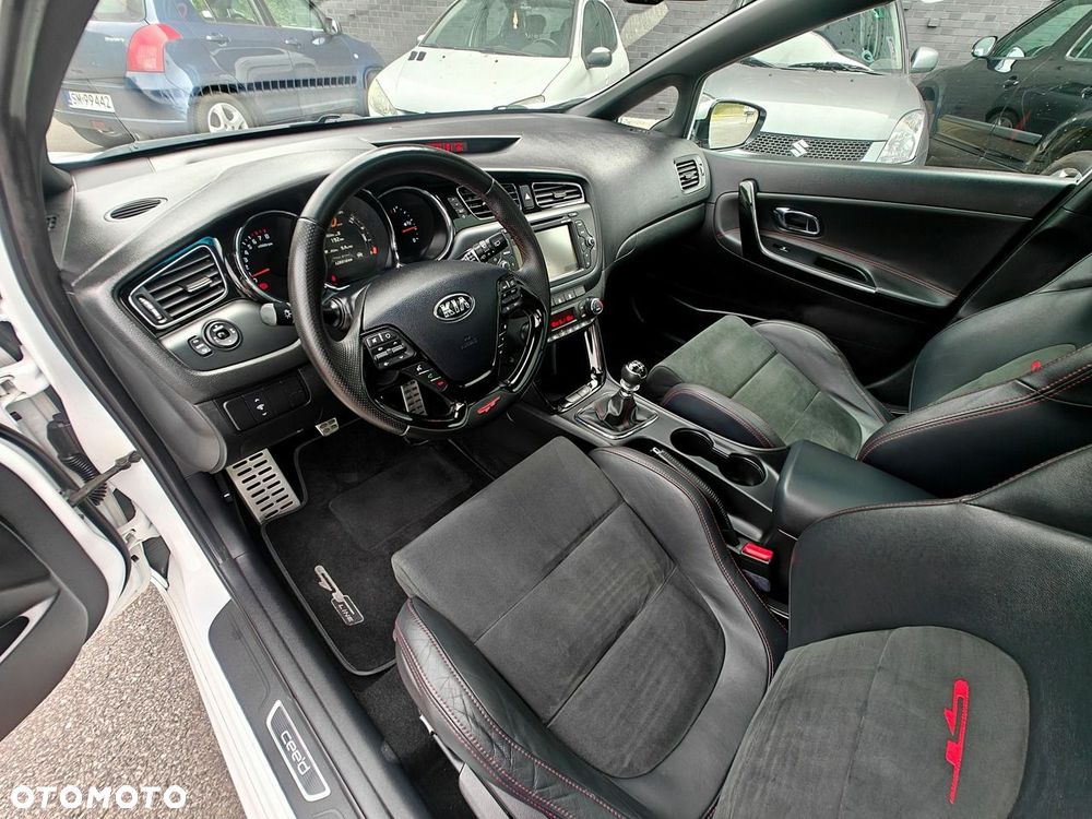 Kia Ceed - 30