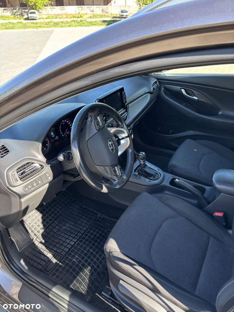 Hyundai i30 ver-1-5-t--gdi-48v-comfort-dct - 26