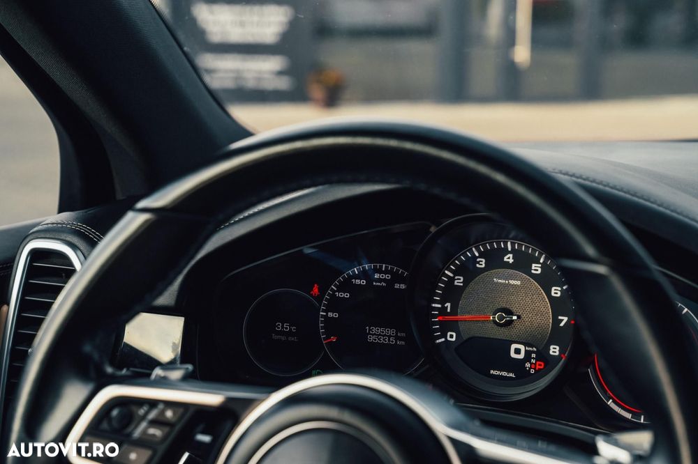 Porsche Cayenne - 10