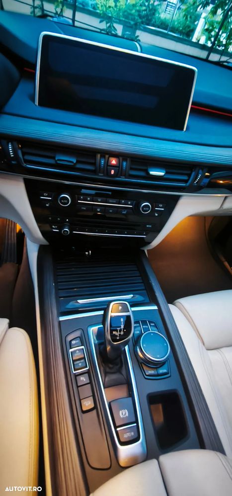 BMW X5 xDrive35i - 18