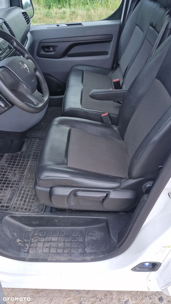 Opel Vivaro - 10