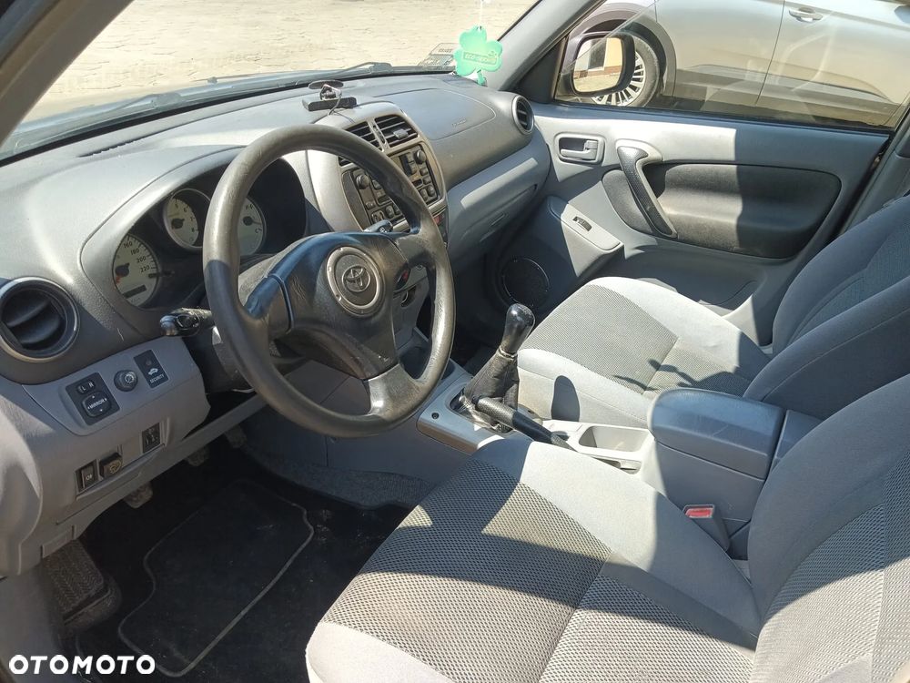 Toyota RAV4 2.0 VVT-i 4x4 - 2