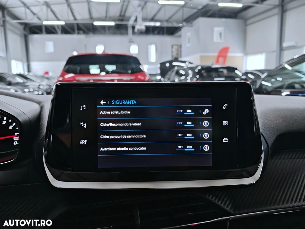 Peugeot 2008 PureTech 100 Allure - 12