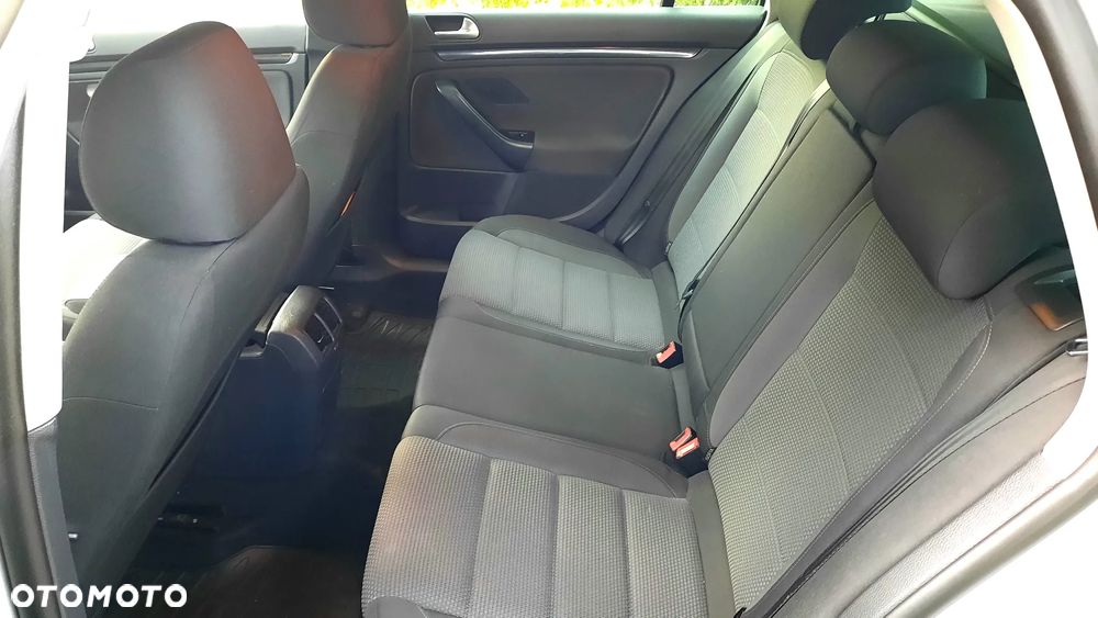 Volkswagen Golf 1.6 TDI Comfortline - 11