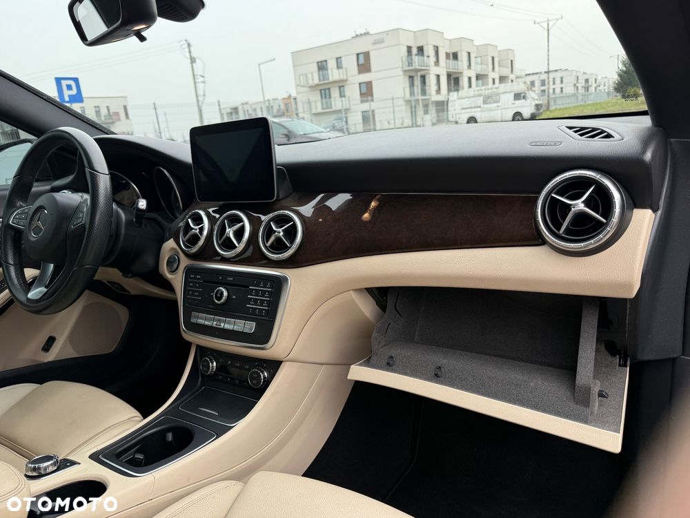 Mercedes-Benz CLA 250 7G-DCT Sport - 22