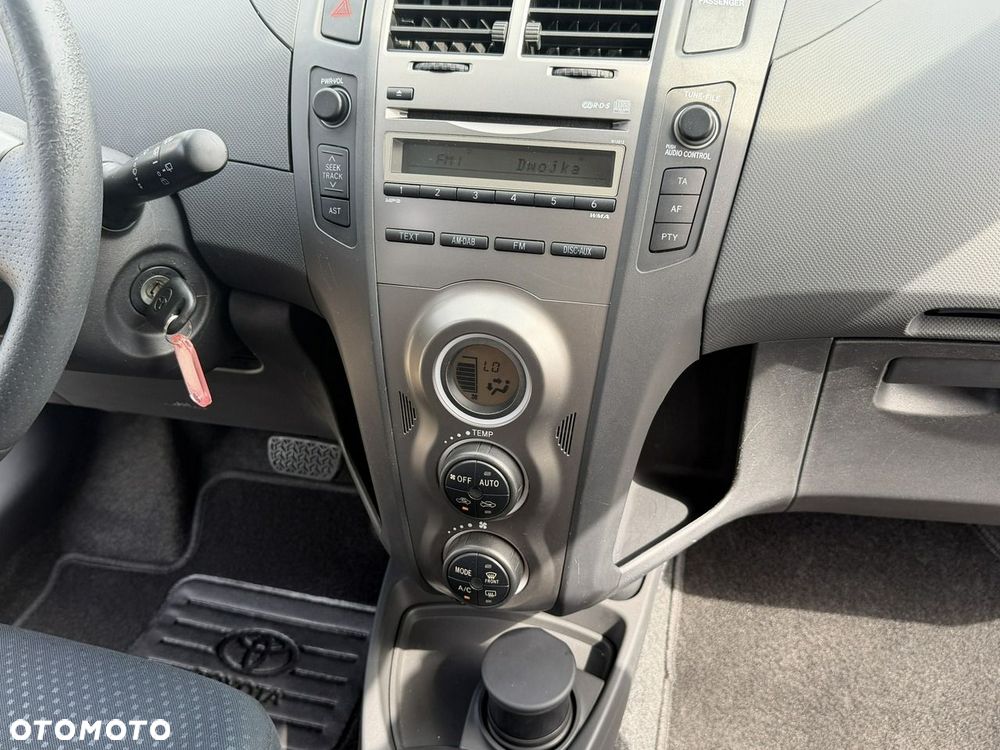 Toyota Yaris 1.33 VVT-i Multi Mode Sol - 27