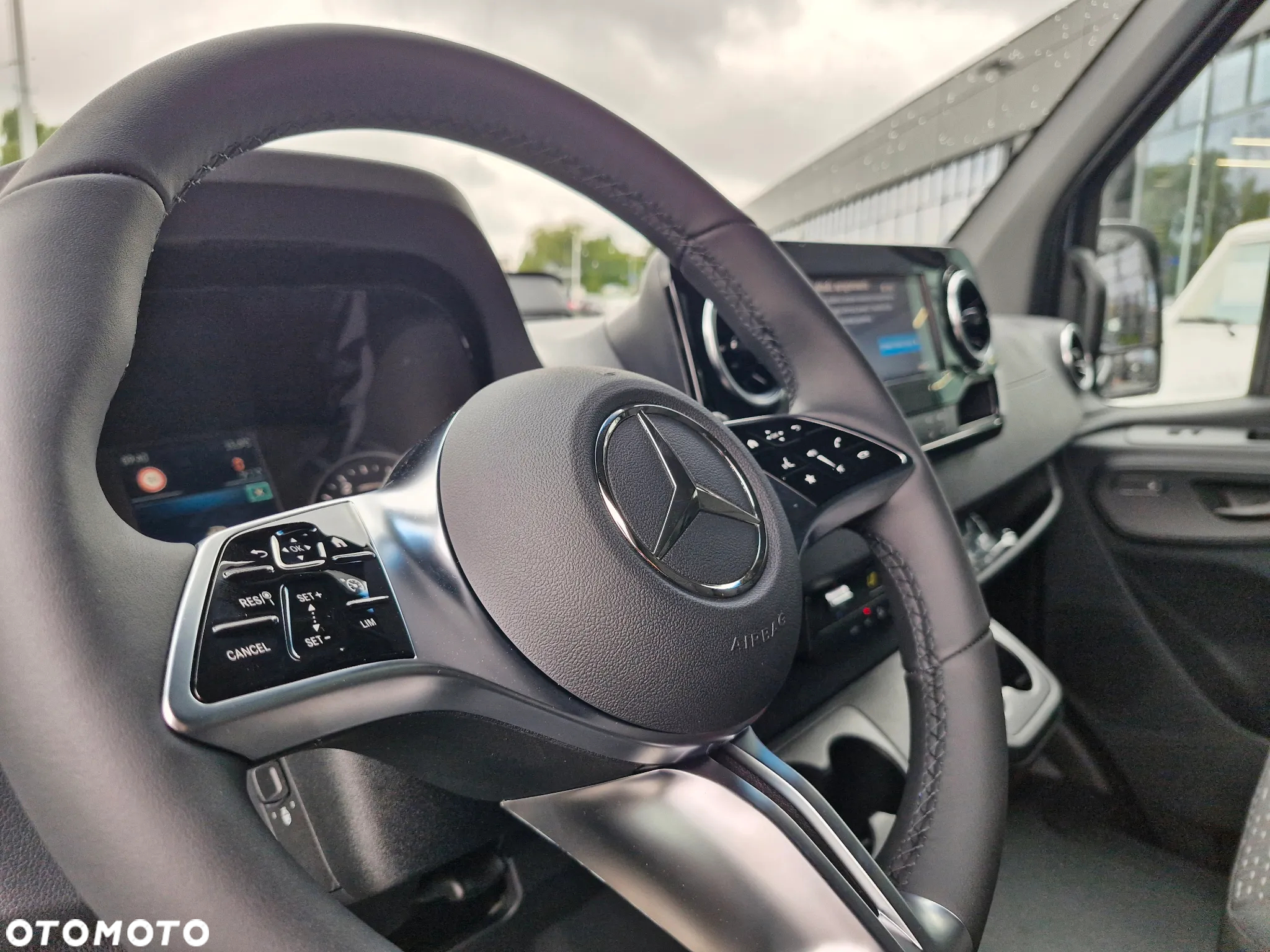 Mercedes-Benz Sprinter - 29