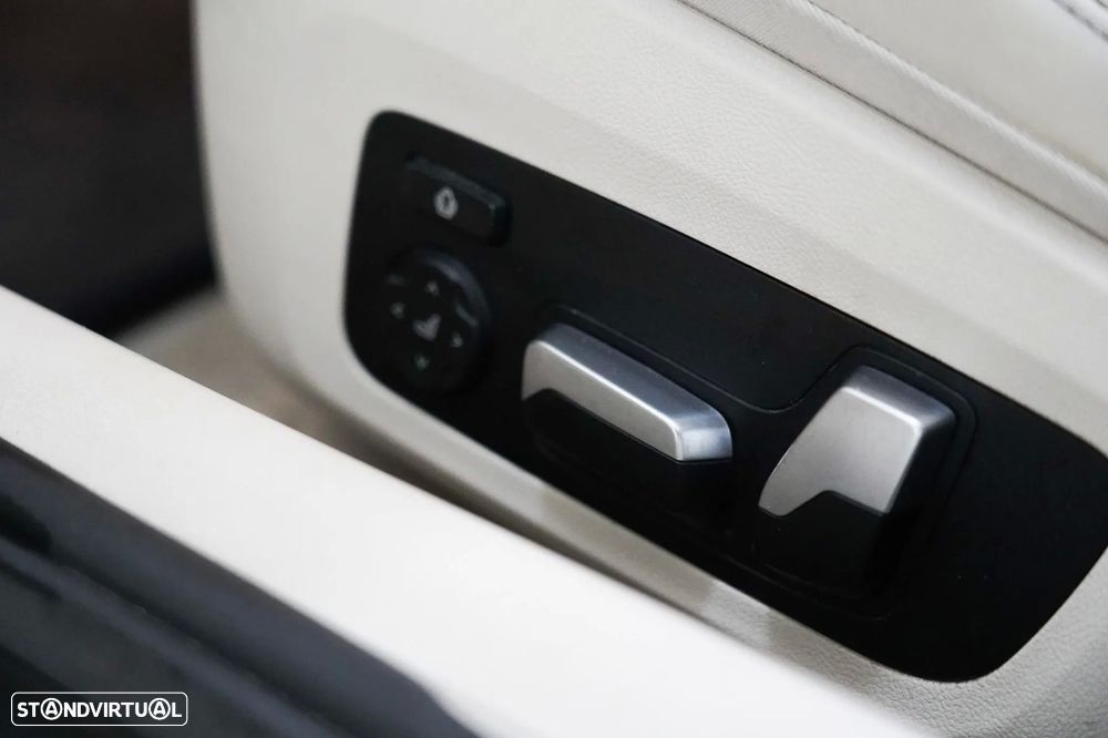 BMW M850i xDrive - 30