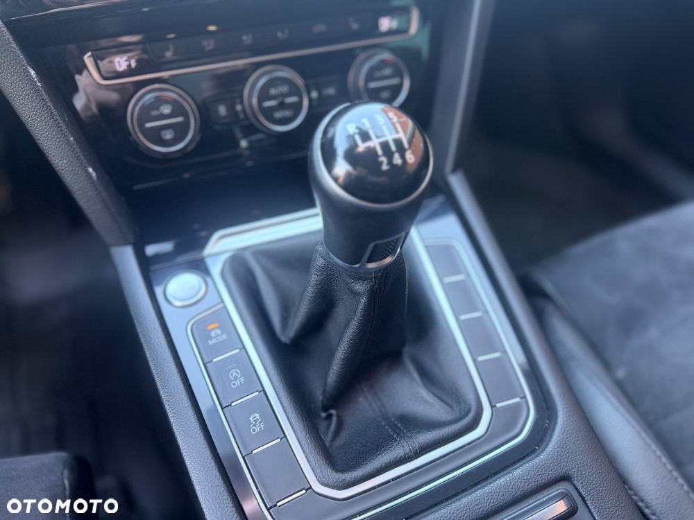 Volkswagen Passat - 14