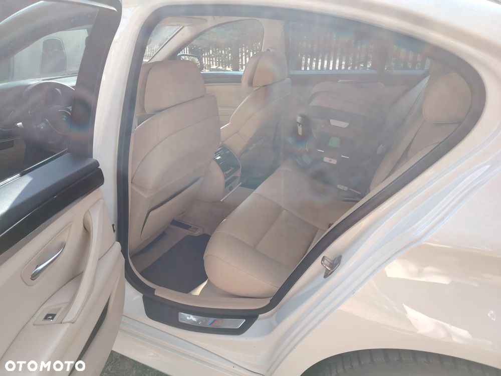 BMW Seria 5 535i Sport-Aut - 10