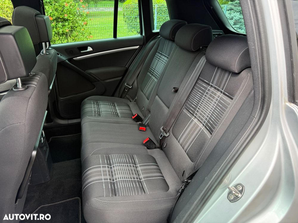Volkswagen Tiguan 2.0 TDI SCR BlueMotion Technology Lounge Sport & Style - 13
