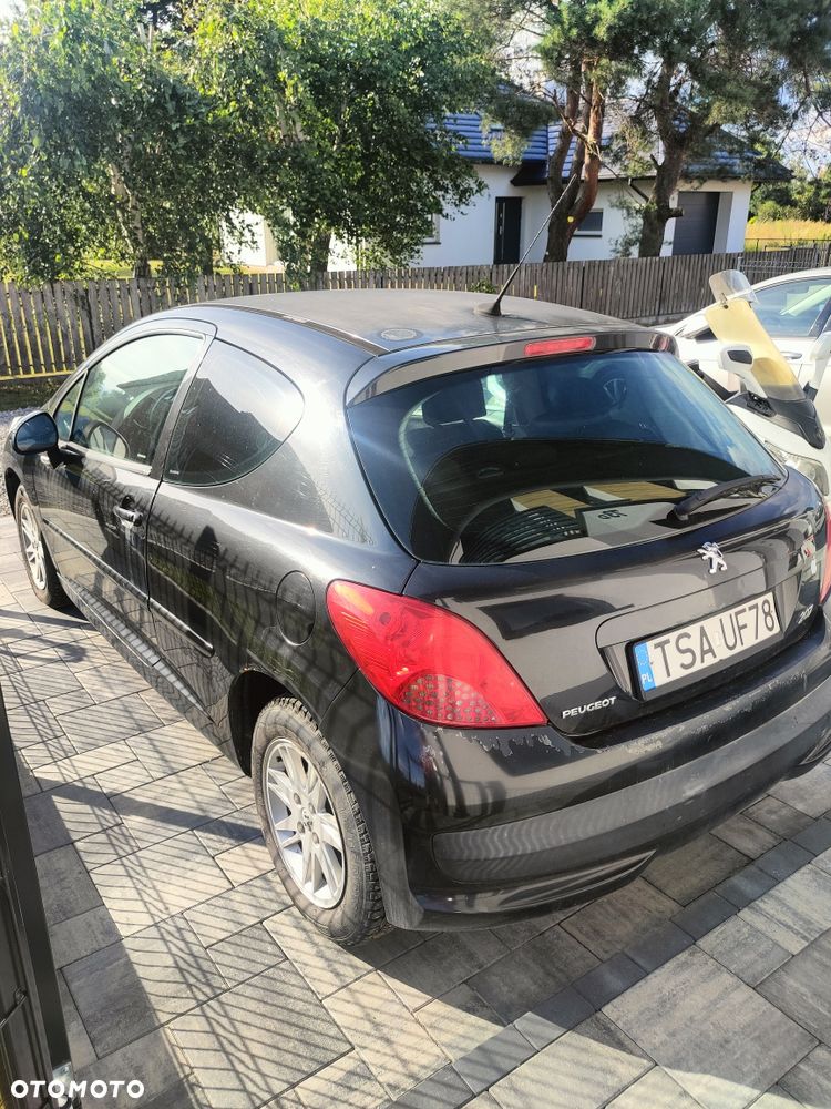 Peugeot 207 - 1