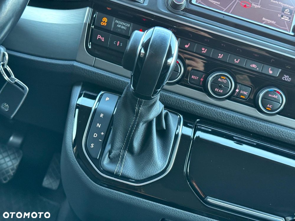 Volkswagen Multivan - 11