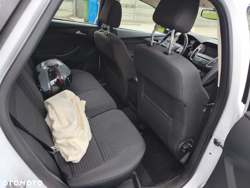 Ford Focus 1.5 EcoBoost Titanium - 12