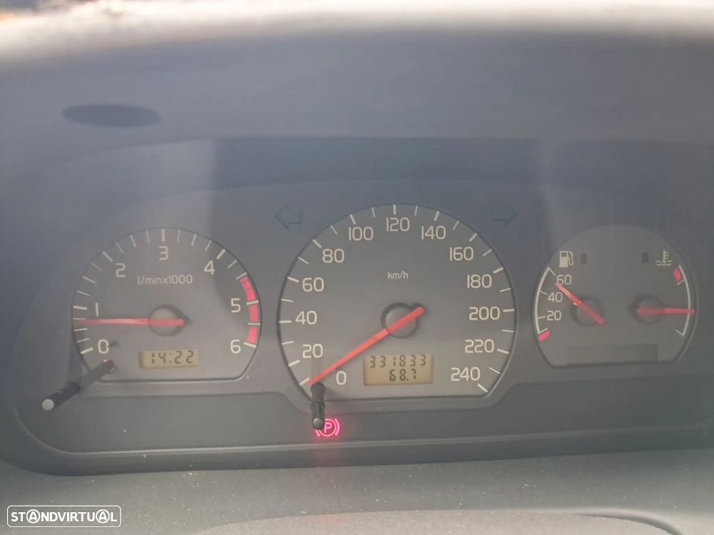 Volvo V40 1.9 TD - 12