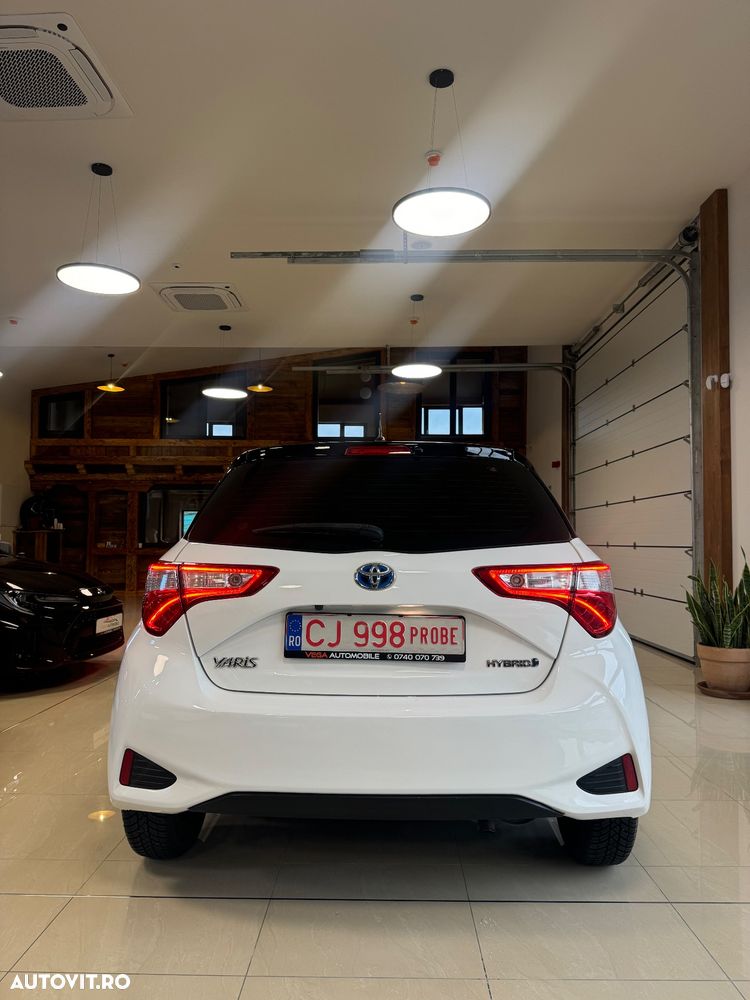 Toyota Yaris 1.5 VVT-i HSD Bi-Tone G&B - 33
