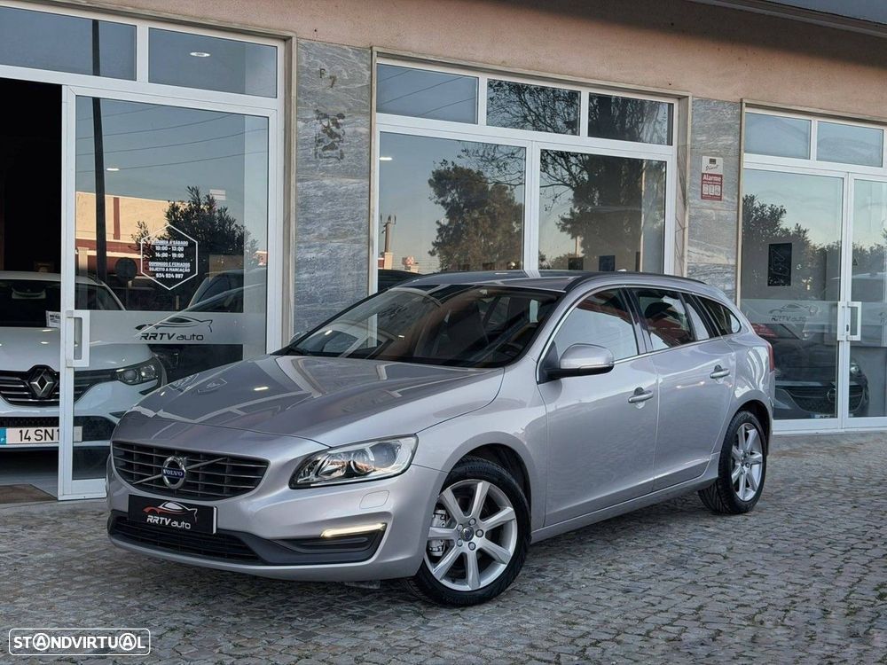 Volvo V60 2.0 D2 Momentum Drive - 9