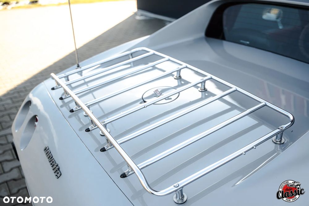 Chevrolet Corvette - 9