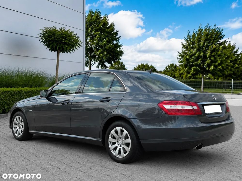 Mercedes-Benz Klasa E 300 CDI BlueEff - 2