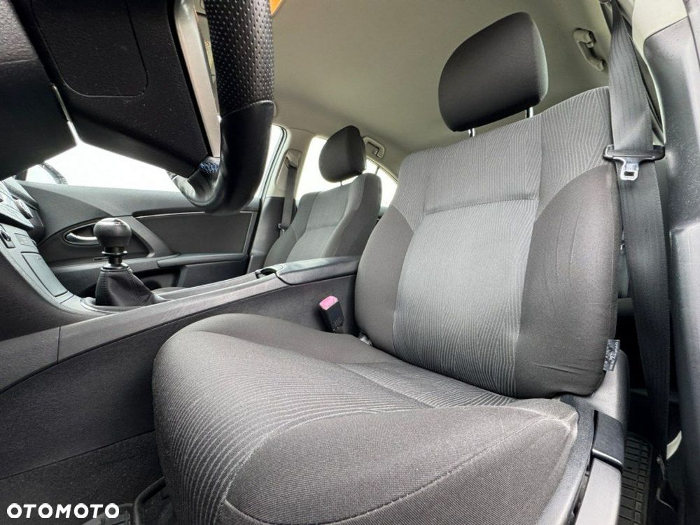 Toyota Avensis 1.8 Life - 15