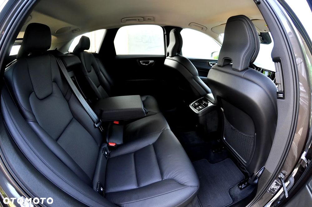 Volvo XC 60 B4 D AWD Geartronic Inscription - 25