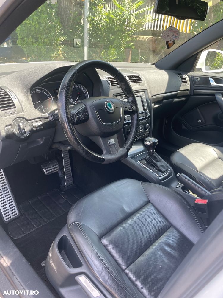 Skoda Octavia 2.0 TSI DSG RS - 13