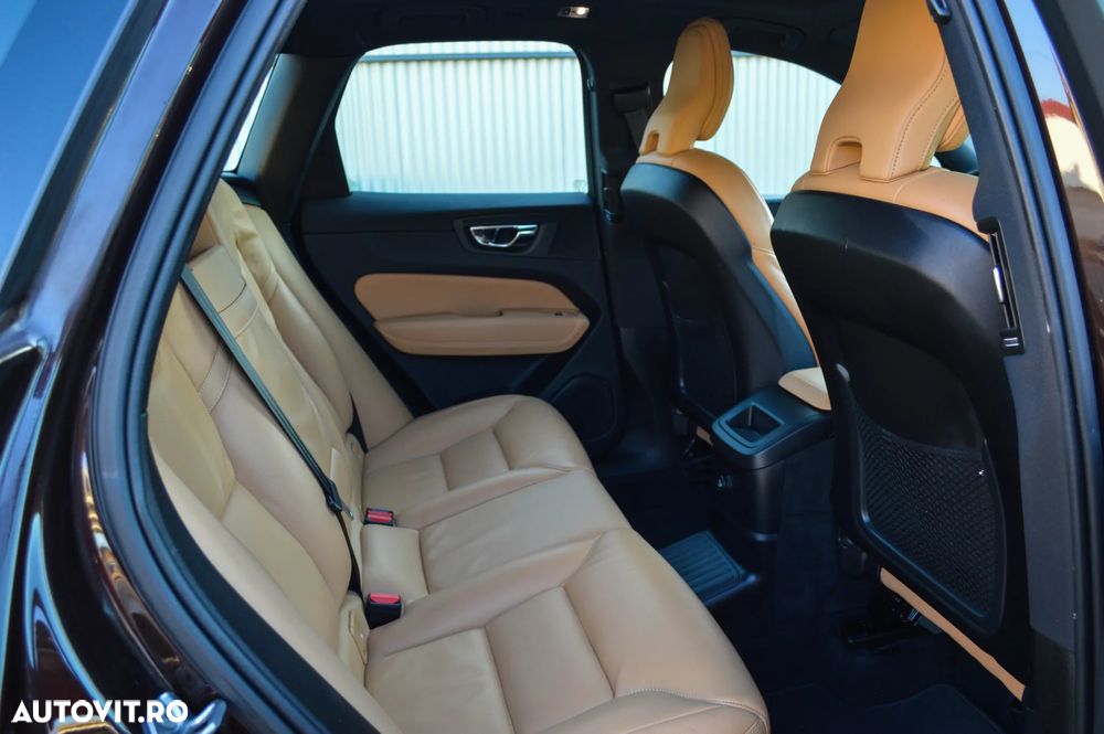 Volvo XC 60 Recharge T8 Twin Engine eAWD Inscription - 16