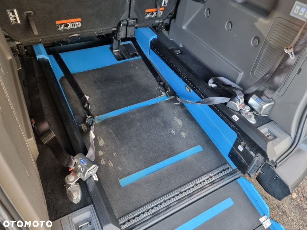 Ford Tourneo Connect Grand - 19