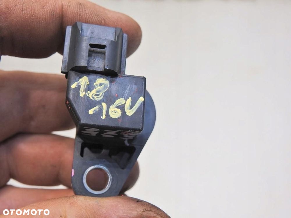 CZUJNIK POŁOŻENIA WAŁKA MITSUBISHI LANCER VIII 1.8 16V 1865A066 - 6