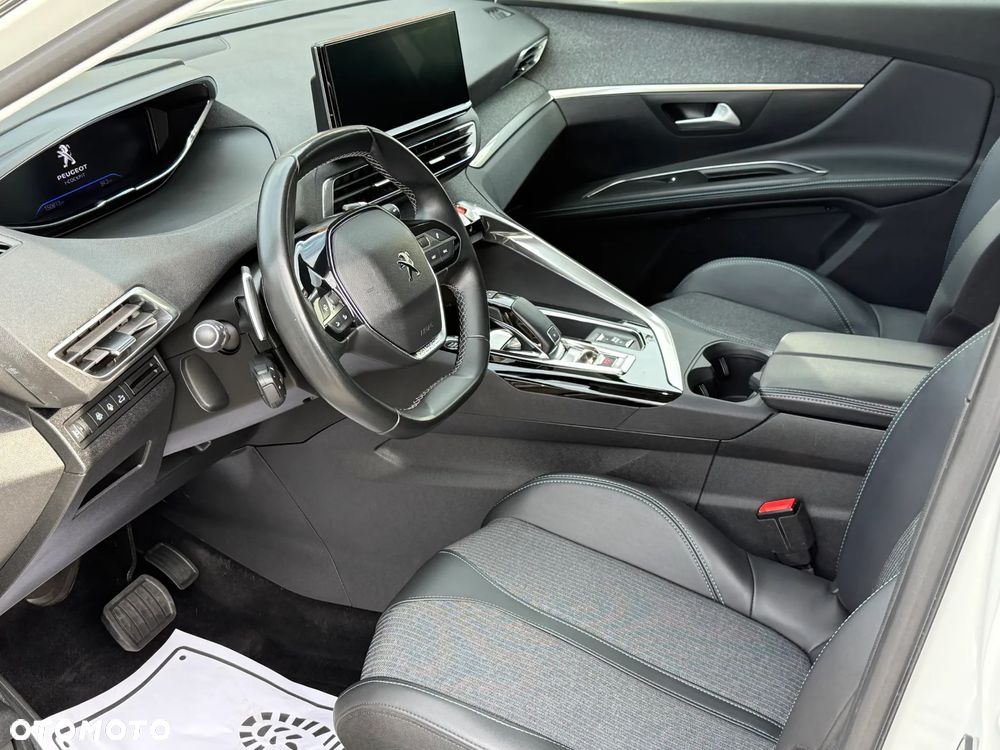 Peugeot 5008 BlueHDI 180 EAT8 Allure Pack - 27