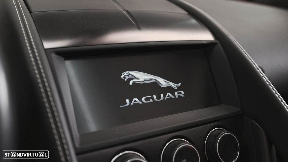 Jaguar F-Type 2.0 i4 Chequered Flag - 43