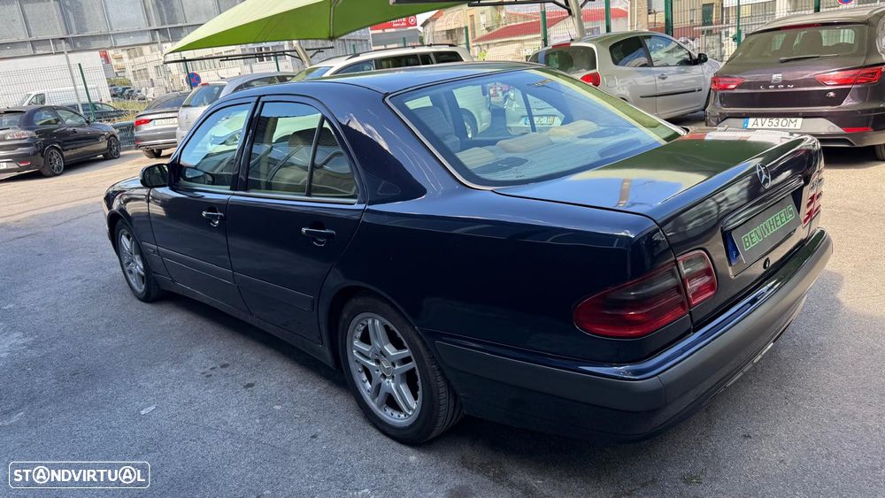 Mercedes-Benz E 220 - 8