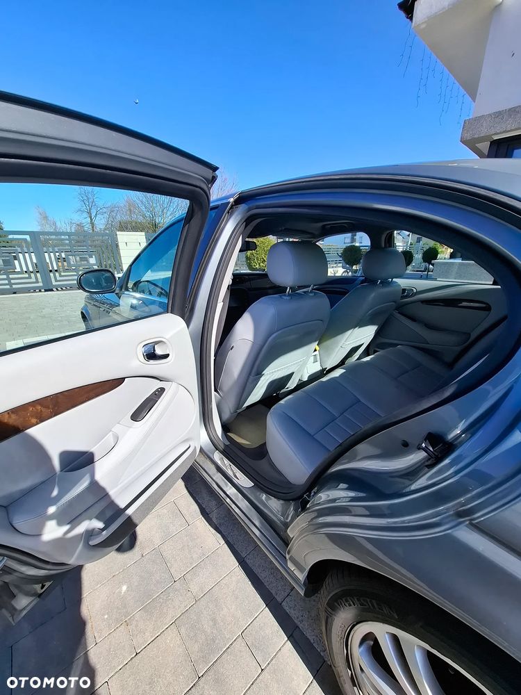 Jaguar S-Type 4.2 V8 - 14