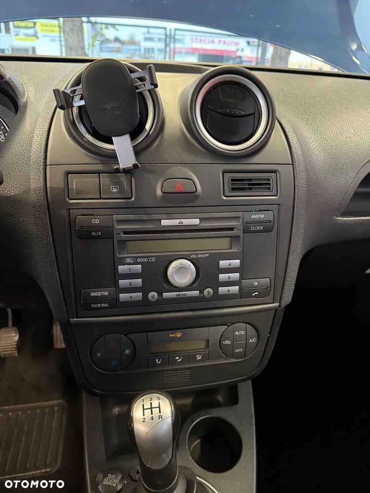 Ford Fiesta 1.4 Ambiente - 22