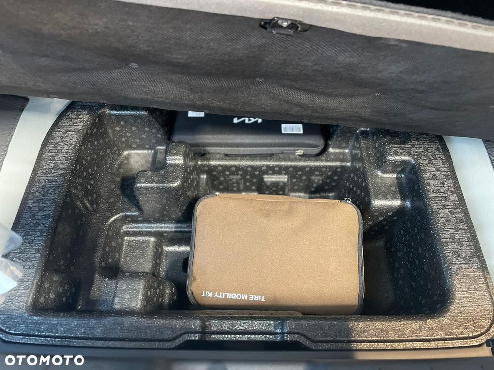 Kia EV4 - 9
