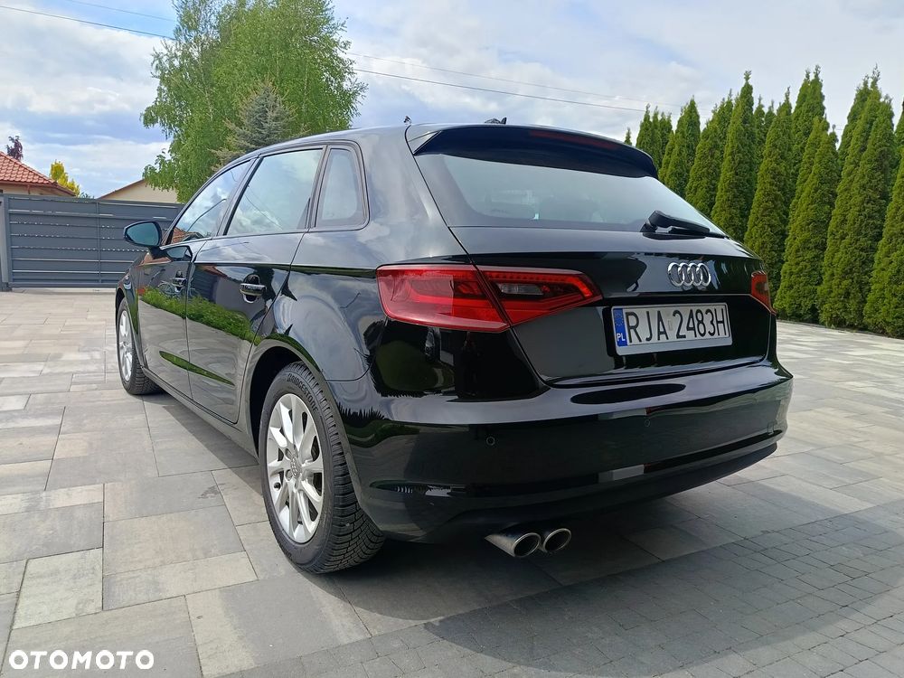 Audi A3 Sportback 2.0 TDI S tronic Attraction - 14