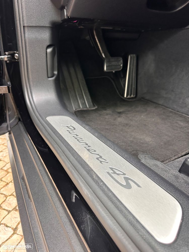 Porsche Panamera 4 S - 10