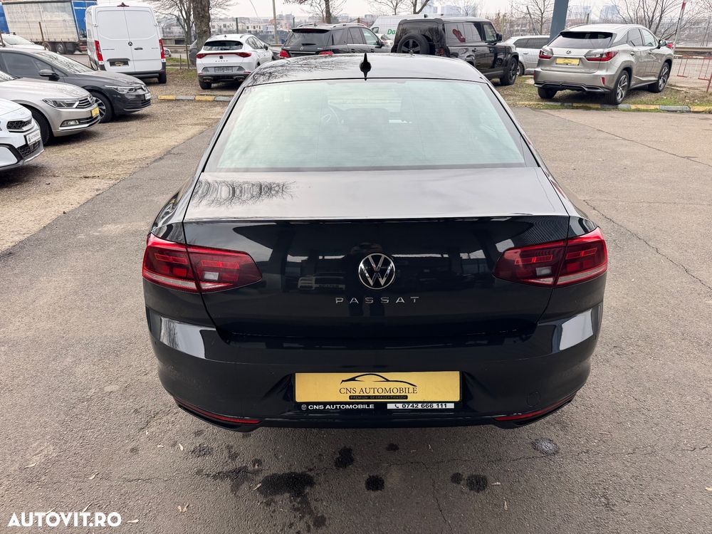 Volkswagen Passat 2.0 TDI DSG Comfortline - 11