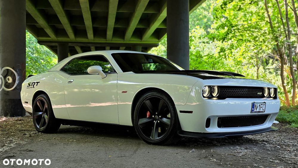 Dodge Challenger - 33