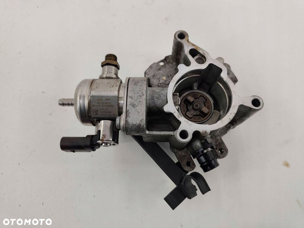 AUDI A4 B9 POMPA VACUM 06K145100AA 06G127025A - 1