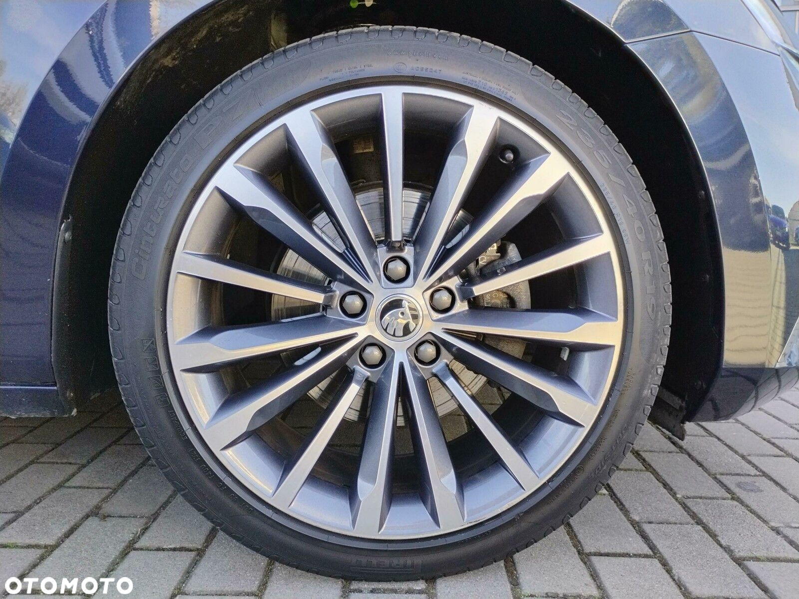 Skoda Superb 2.0 TDI SCR 4x4 L&K DSG - 11