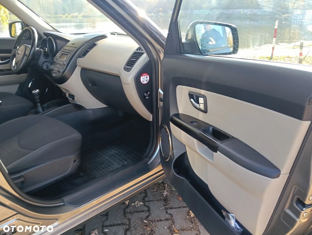Kia Soul 1.6 GDI L - 12