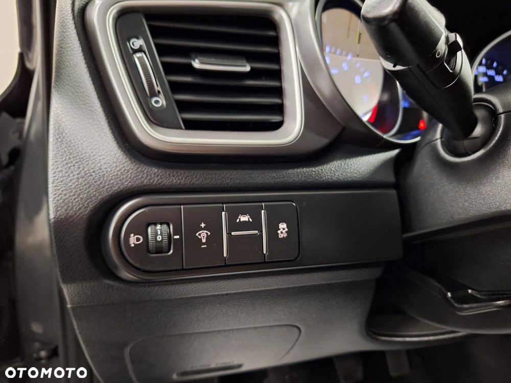 Kia Ceed 1.4 CVVT Dream Team Edition - 30