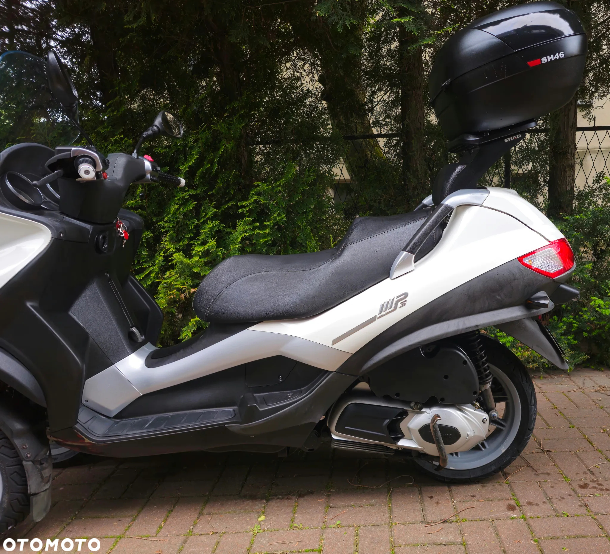 Piaggio MP-3 - 12