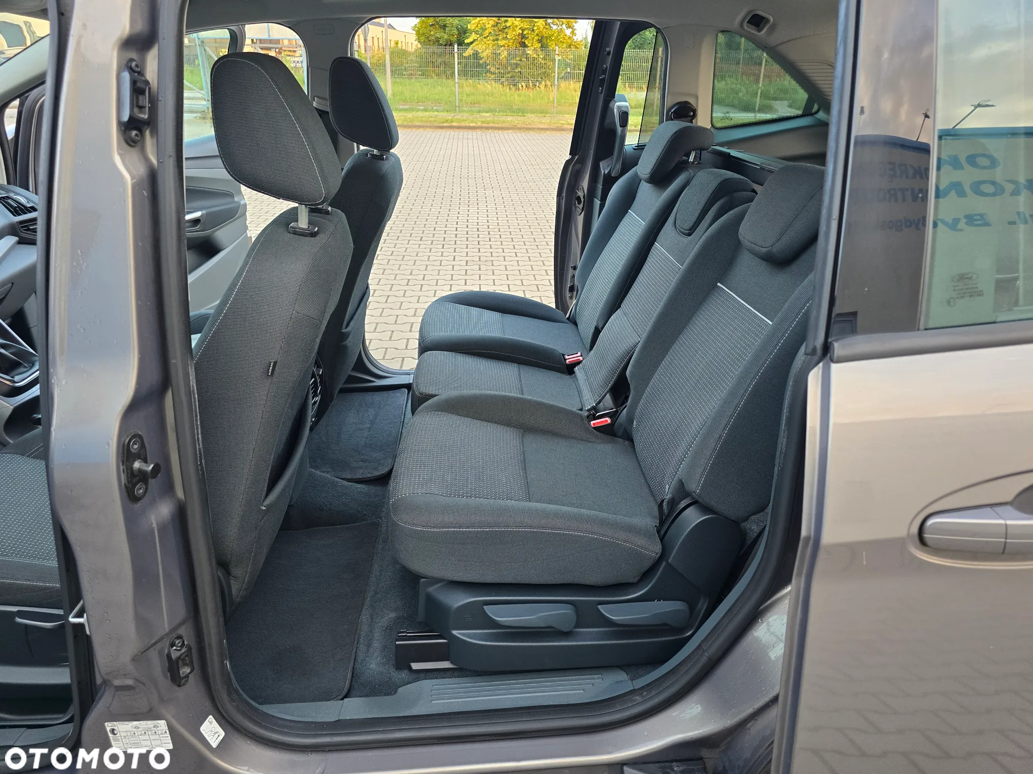 Ford Grand C-MAX 2.0 TDCi Titanium - 19