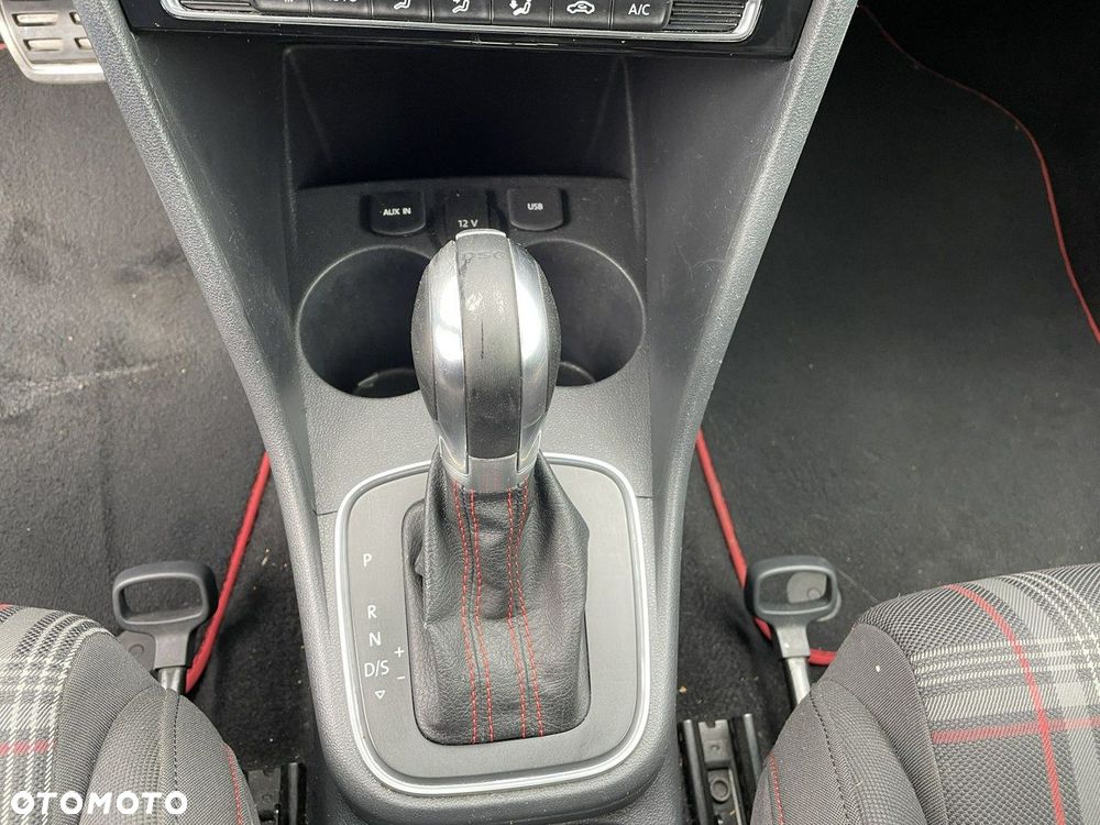 Volkswagen Polo - 29