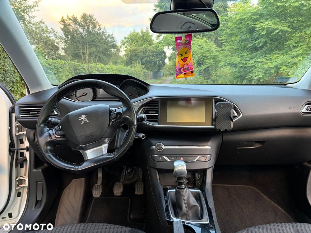 Peugeot 308 1.6 BlueHDi Allure S&S - 22