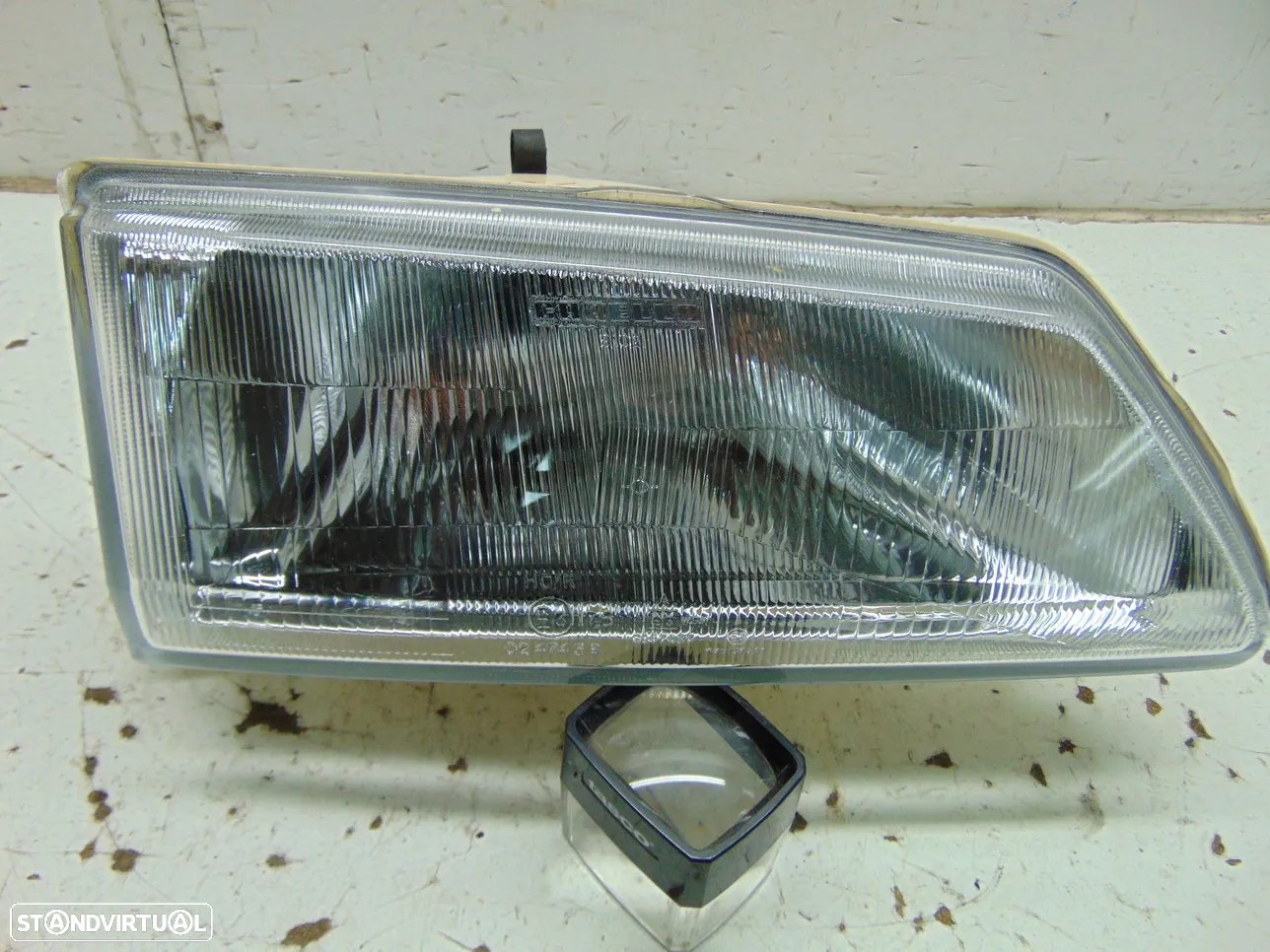 Peugeot 106 farol - 2